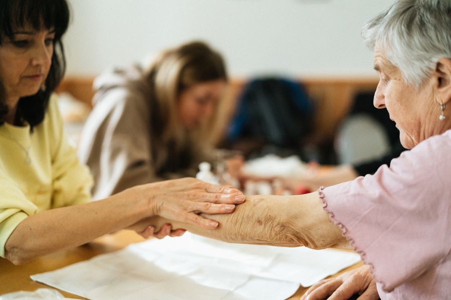 A member of the Serenity care team